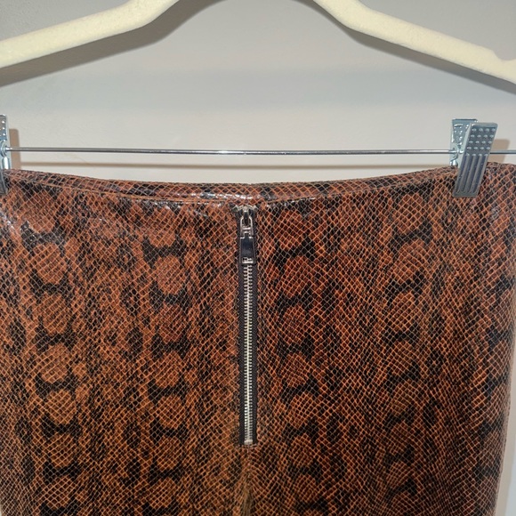 DANIELLE BERNSTEIN Faux Leather Brown Pants - Picture 3 of 5